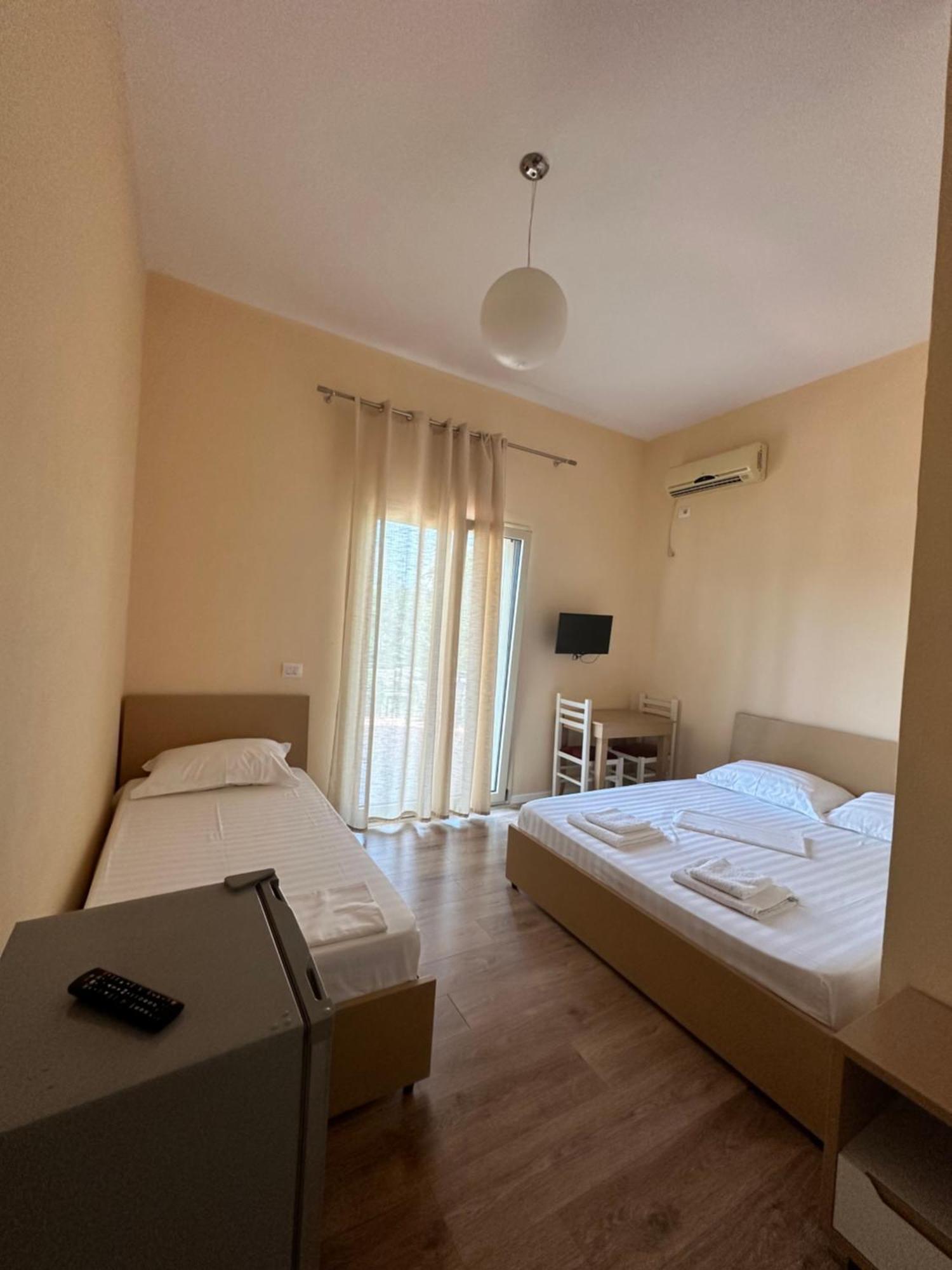 Maria Rentals Radhimë Exteriér fotografie